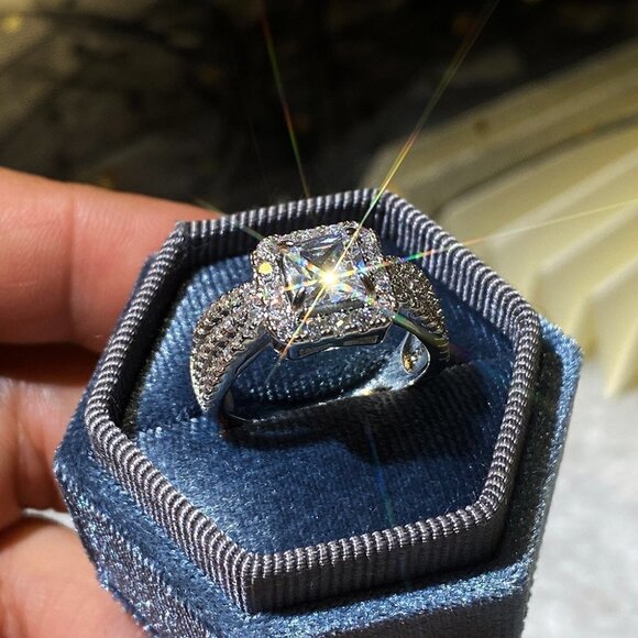 🍁Luxury Clear Gem Zircon Filed Delicate Square Hollow Rings for Women, MARR9031 - Picture 3 of 6